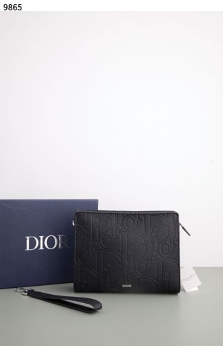 #디올 [Christian Dior] Dior A5 Triangle Pouch Dior Gravity Leather Black 신상입고💢 #가방 #9865