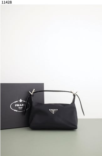 #프라다 [PRADA] 포코노 나일론 숄더백 신상입고💢 #가방 #11428