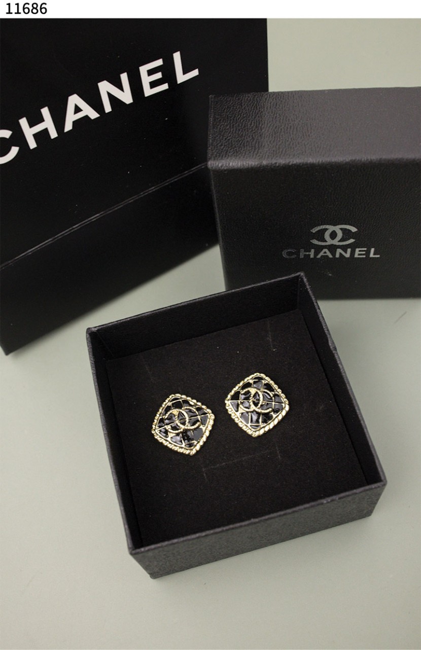 #샤넬 [Chanel] 스퀘어 트위드 블랙 귀걸이 신상입고💢 #귀걸이 #11686