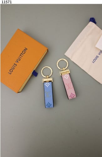 #루이비통 [Louis Vuitton] 빅 모노그램 컬러 키 홀더 신상입고💢 #키홀더 #11571