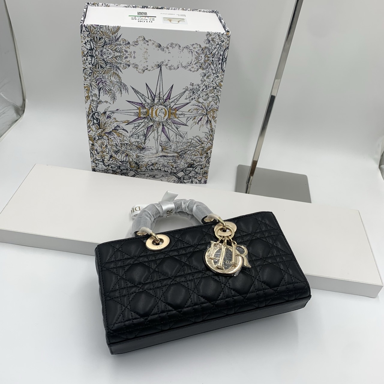 #디올  디조이백