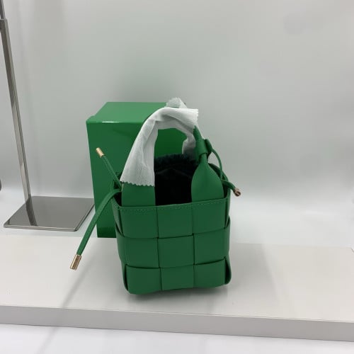 #보테가  카세트 버킷백