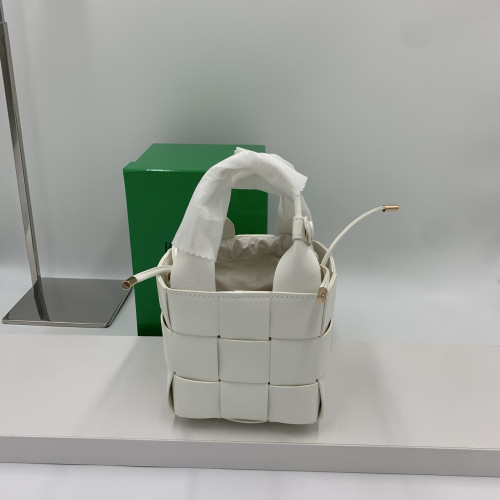 #보테가 카세트 버킷백