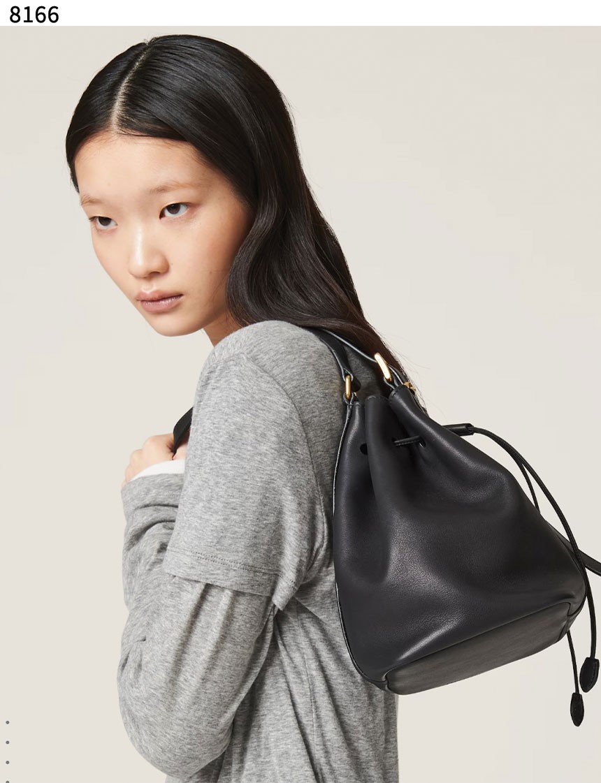 #미우미우 [MIU MIU] 수입프리미엄급 미우미우 가죽 버킷 백 신상 입고💢 #태그 #가방 #8166