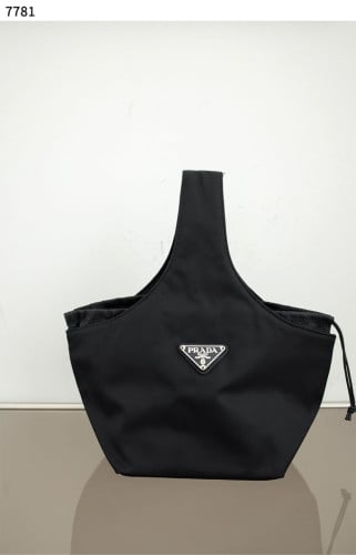 #프라다 [PRADA] 프라다 나일론 원핸들 복조리 백 신상입고💢 #가방 #7781