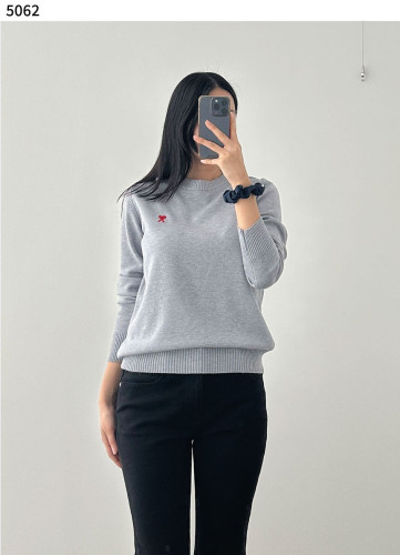 #아미 [ami]  스몰 로고 자수 라운드 니트 신상입고💢 #상의 #니트 #5062