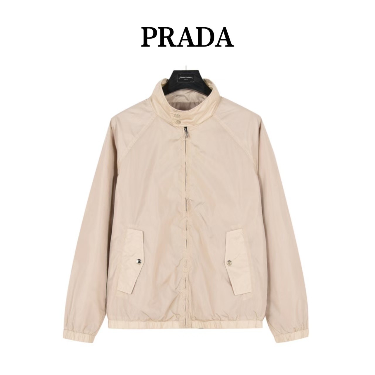 프** P 트라이앵글 백로고 자켓 입고~