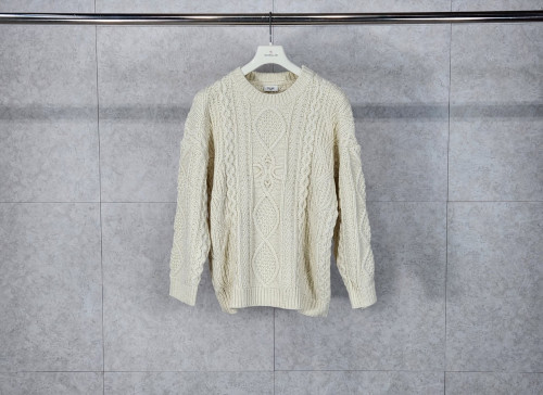 2025 #셀** 아란 캐시미어 크루넥 스웨터 입고~~