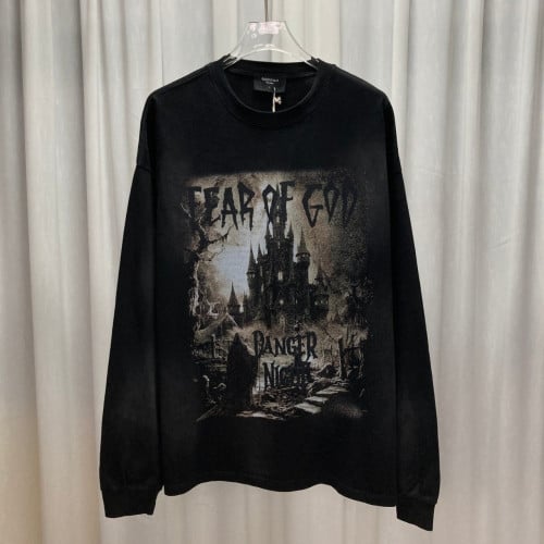 피*어오브갓 FOG ESSENTIALS 다크캐슬 슬로건 로고 프린트 워싱 티셔츠 입고~