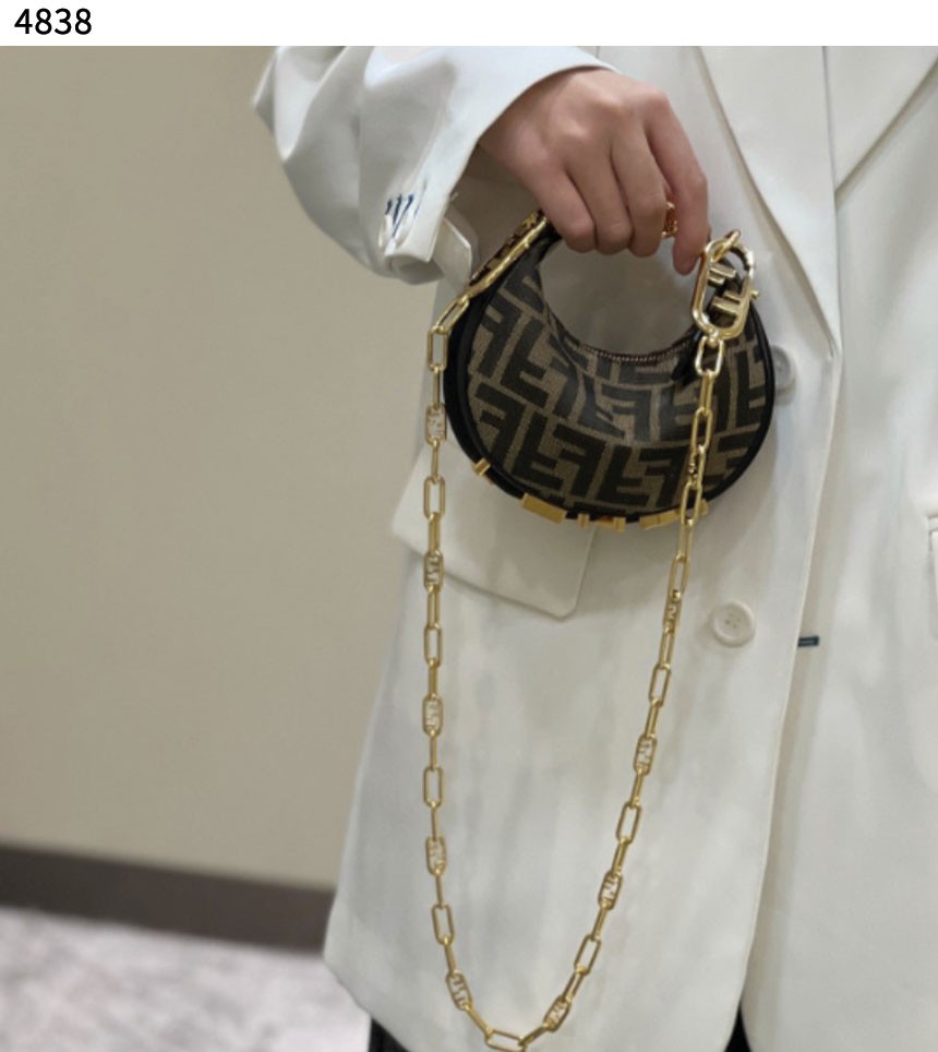 #펜디 [FENDI] 수입프리미엄급 펜디 숄더 크로스백 Nano Fendigraphy 미니 신상 입고💢 #태그 #가방 #4838