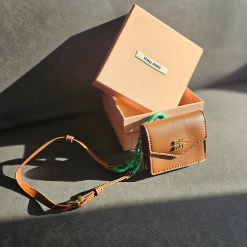 미우미* 메탈트릭 미니파우치