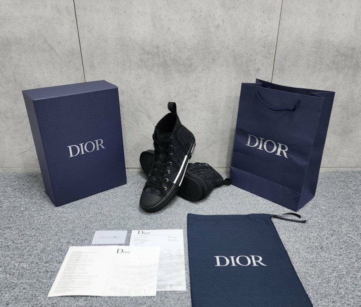 D B23 컨버스 하이탑 스니커즈