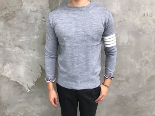 TB 사선 캐시미어 라운드 니트