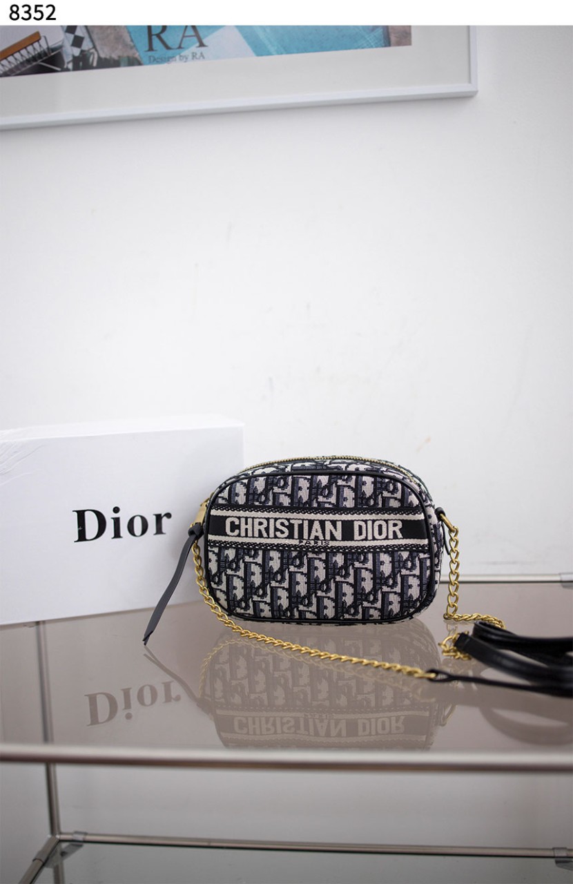 #디올 [Christian Dior] 디올 오블리크 체인 라운드 크로스백  신상입고💢 #가방 #8352