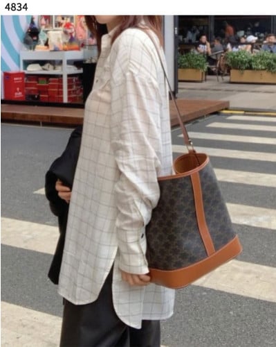 #셀린느 [CELINE] 수입프리미엄급 셀린느 트리옹프 미디엄 버킷 신상 입고💢 #태그 #가방 #4834