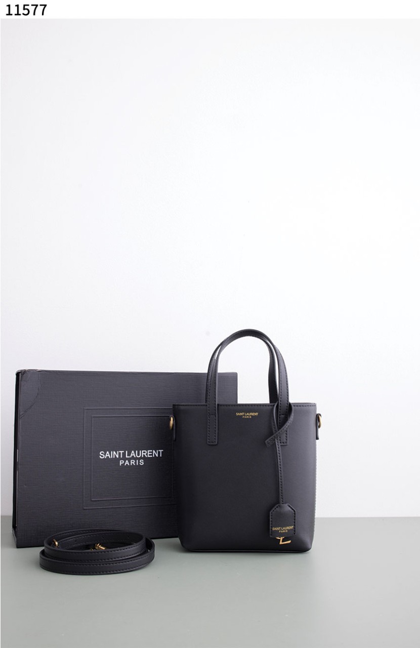UM #입생로랑 [YSL] 박스 가죽 소재의 생 로랑 토이 쇼퍼 신상입고💢 #가방 #11577