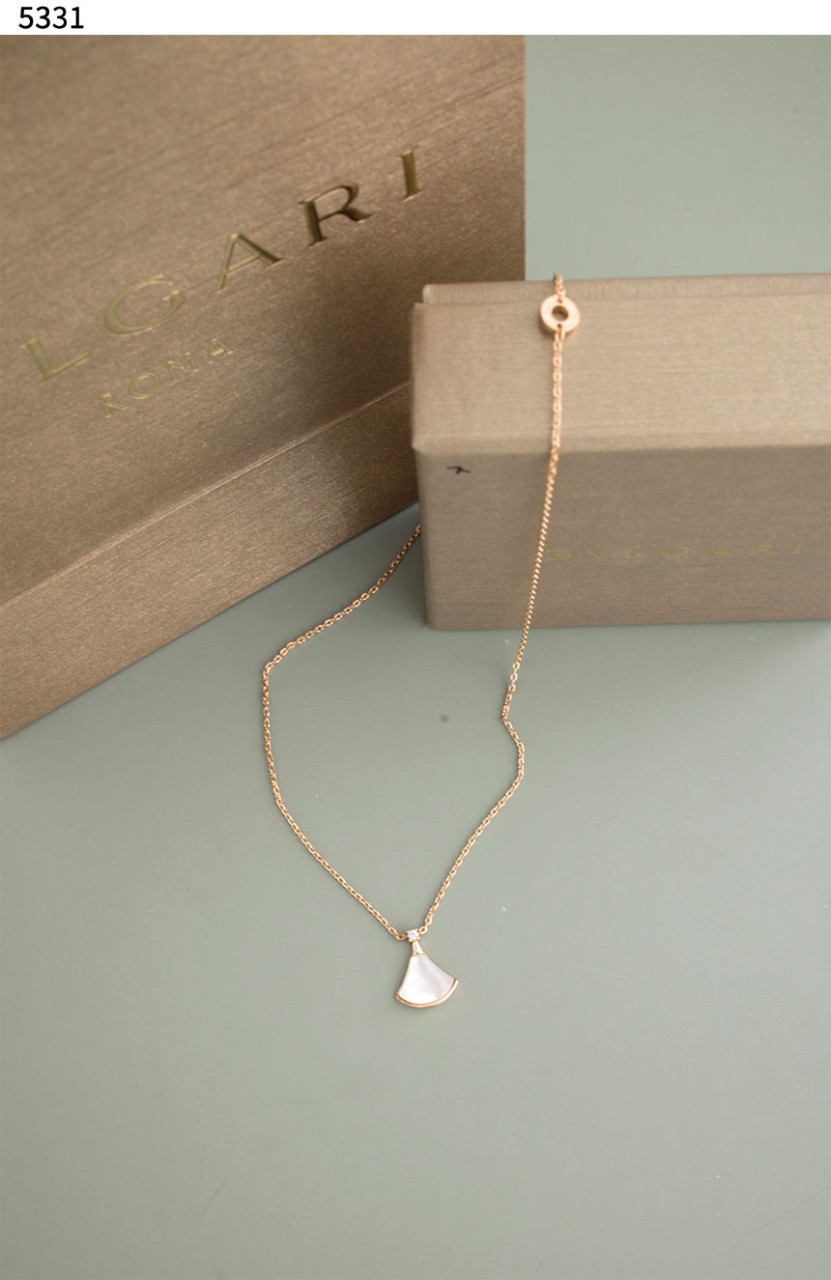 UM #불가리 [BVLGARI] 디바스 드림 네크리스 신상입고💢 #목걸이 #5331