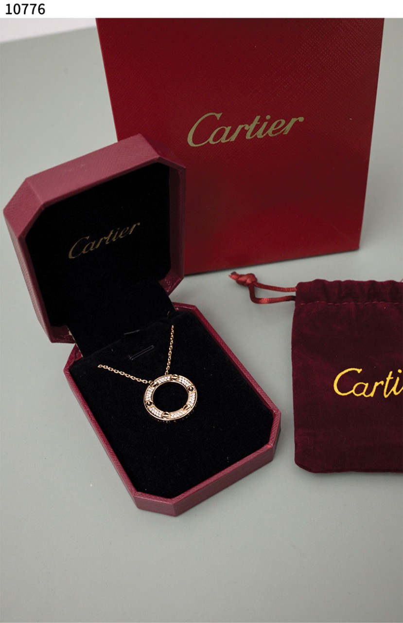 UM #까르띠에 [CARTIER] 까르띠에 LOVE 펜던트 네크리스 신상입고💢 #목걸이 #10776