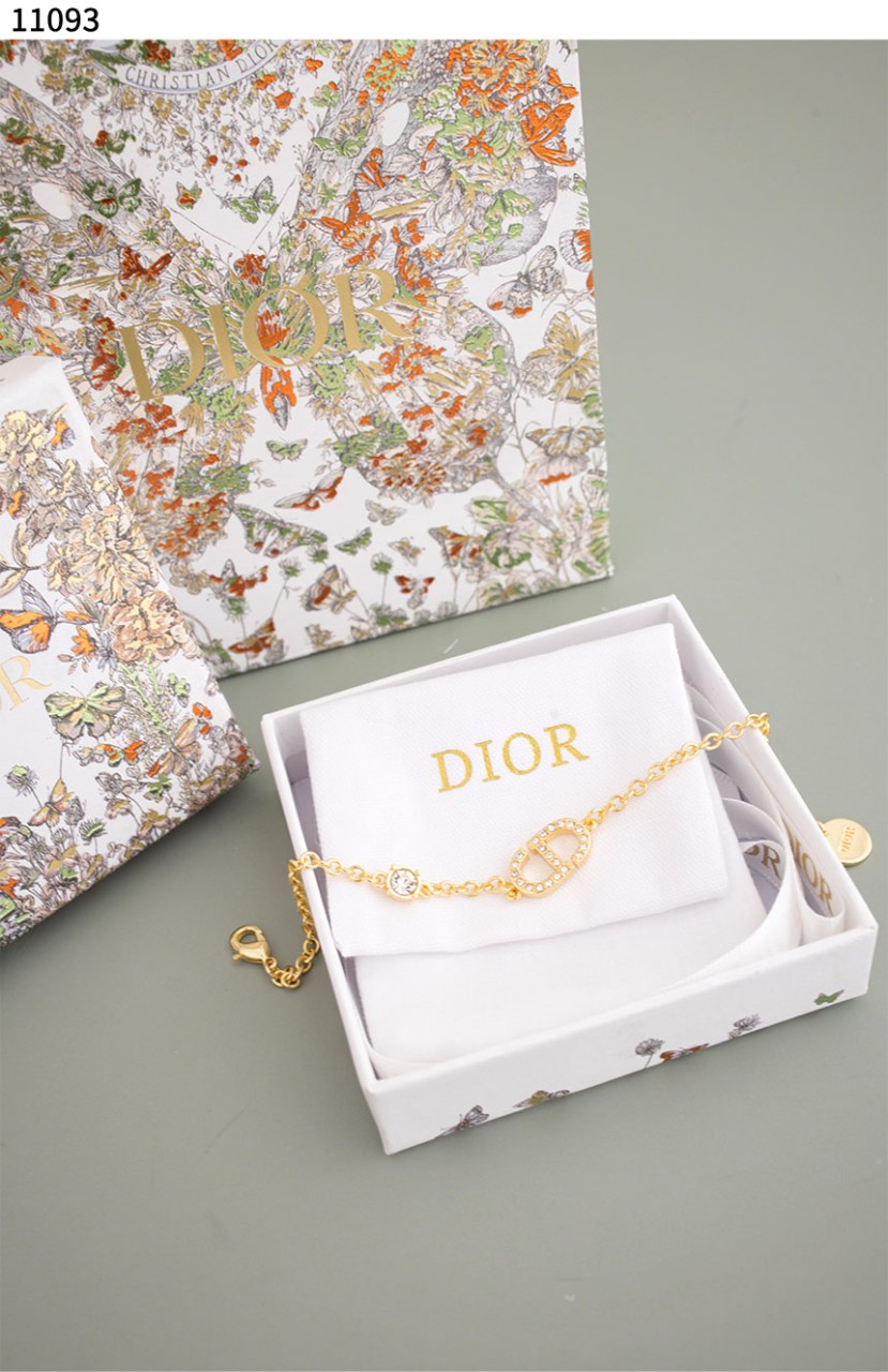 UM #디올 [Christian Dior] 디올 Petit CD 더블 팔찌 신상입고💢 #팔찌 #11093