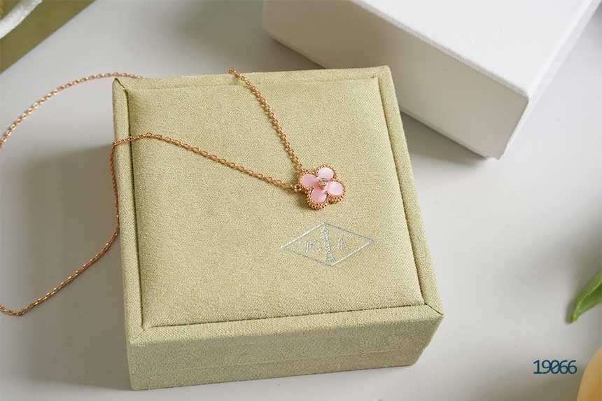 UM🔆 [Van Cleefs & Arpels] 반클리프&에펠 알함브라 빈티지 다이아 펜던트 네크리스 🔆