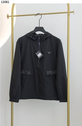 #프라다 [PRADA]  남성 삼각로고 스트링 후드 바람막이 신상입고💢 #상의 #자켓 #12081