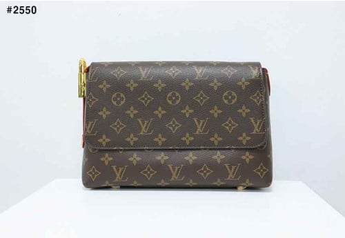 🍀 [LOUIS VUITTON] 루이비통 로우 키 매신저백 🍀