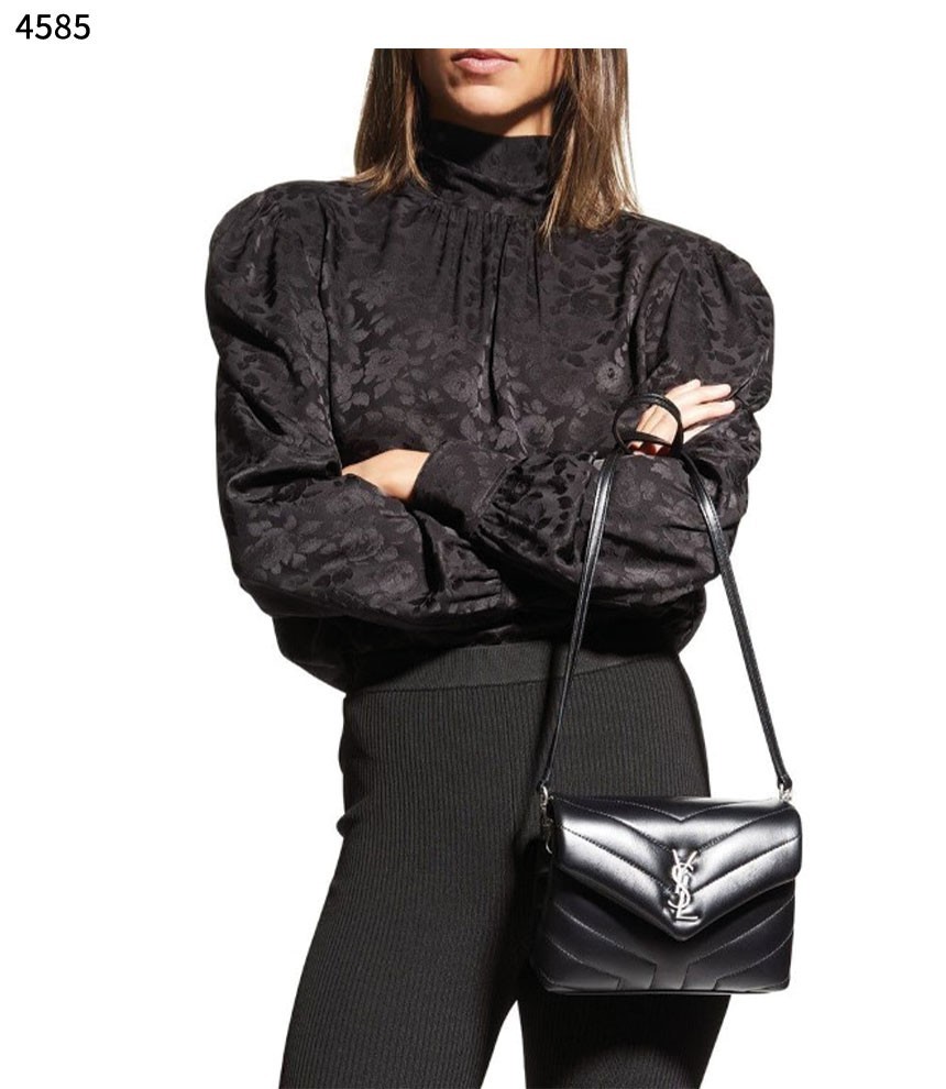 #입생로랑 [YSL] 수입프리미엄급 생로랑 Y 퀼트 처리된 가죽 소재의 루루 토이백 신상 입고💢 #태그 #가방 #4585