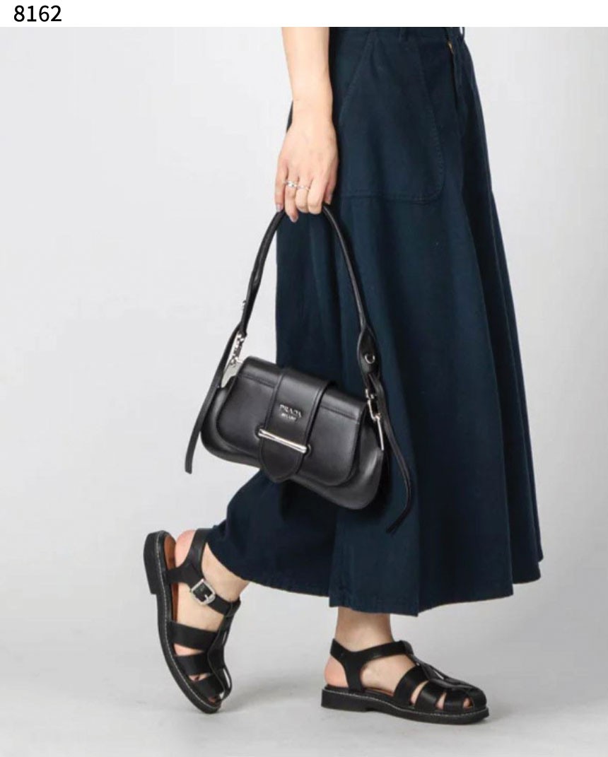 #프라다 [PRADA] 수입프리미엄급 프라다 시도니 레더 숄더백 신상 입고💢 #태그 #가방 #8162