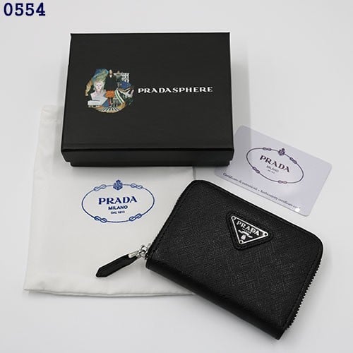 👹프*다 사피아노 삼각로고 레더 동전지갑👹