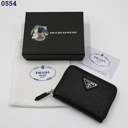 👹프*다 사피아노 삼각로고 레더 동전지갑👹