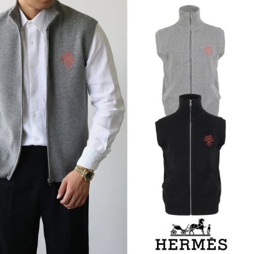 💕 에*** H마차 자수 하이넥 니트 베스트