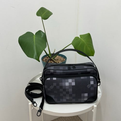 🤴🏻 #루비통 (L.V) 닐 메신져백🤴🏻