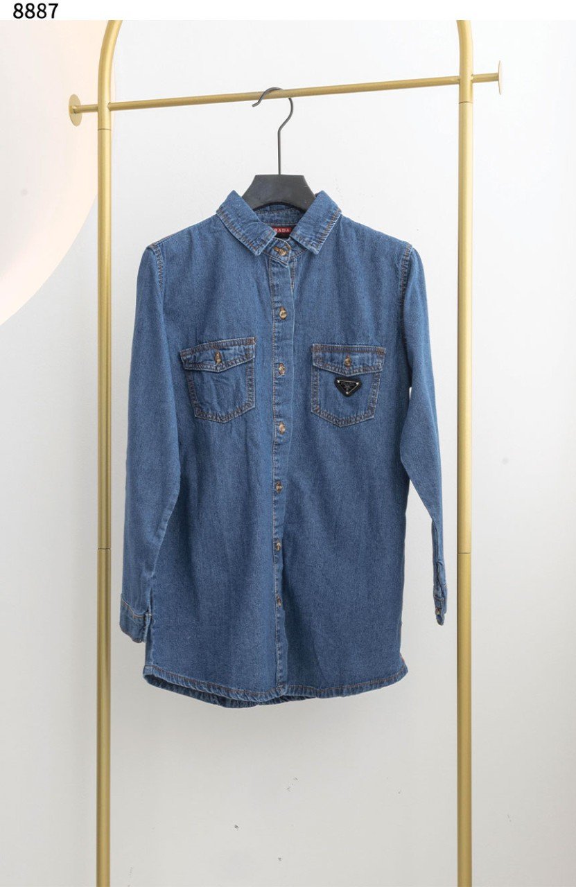 #프라다 [PRADA] 프라다 삼각로고 포켓 루즈 데님 셔츠 신상입고💢 #상의 #셔츠 #8887