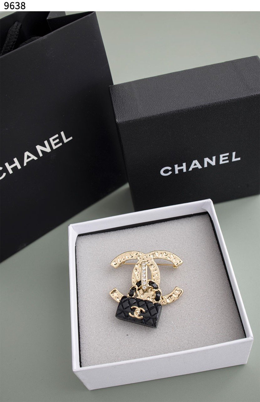 #샤넬 [Chanel] 샤넬 메탈 블랙 핸드백 로고 브로치 신상입고💢 #브로치 #9638