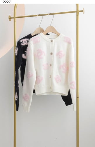 #샤넬 [Chanel] 핑크 로고 라운드 스웨터 신상입고💢 #상의 #니트 #12227