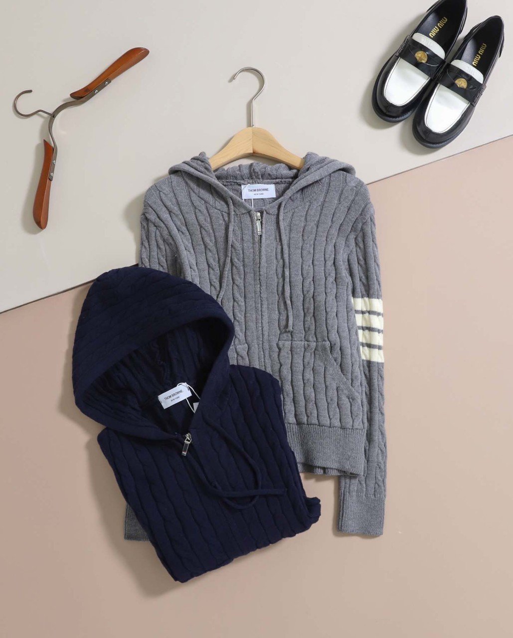 #톰브라운 [ THOM ] 수입 4-바 스트라이프 니트 후드 집업 입고💢 #여성상의 #집업자켓