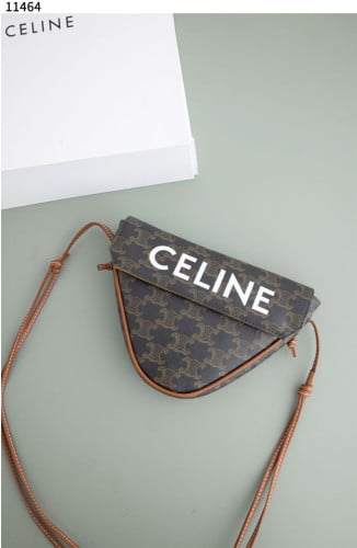 #셀린느 [CELINE] 트리옹프 캔버스 트라이앵글백 신상입고💢 #가방 #11464