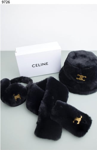 #셀린느 [CELINE] 트리옹프 로고 퍼 쓰리피스 세트 신상입고💢 #모자 #머플러 #귀마개 #9726
