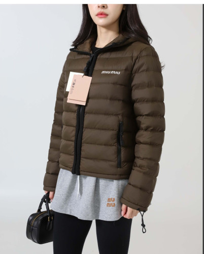 #미우미우 [ miu ] 수입 라이트 폰지 다운 후드 재킷 입고💢 #여성상의 #패딩자켓