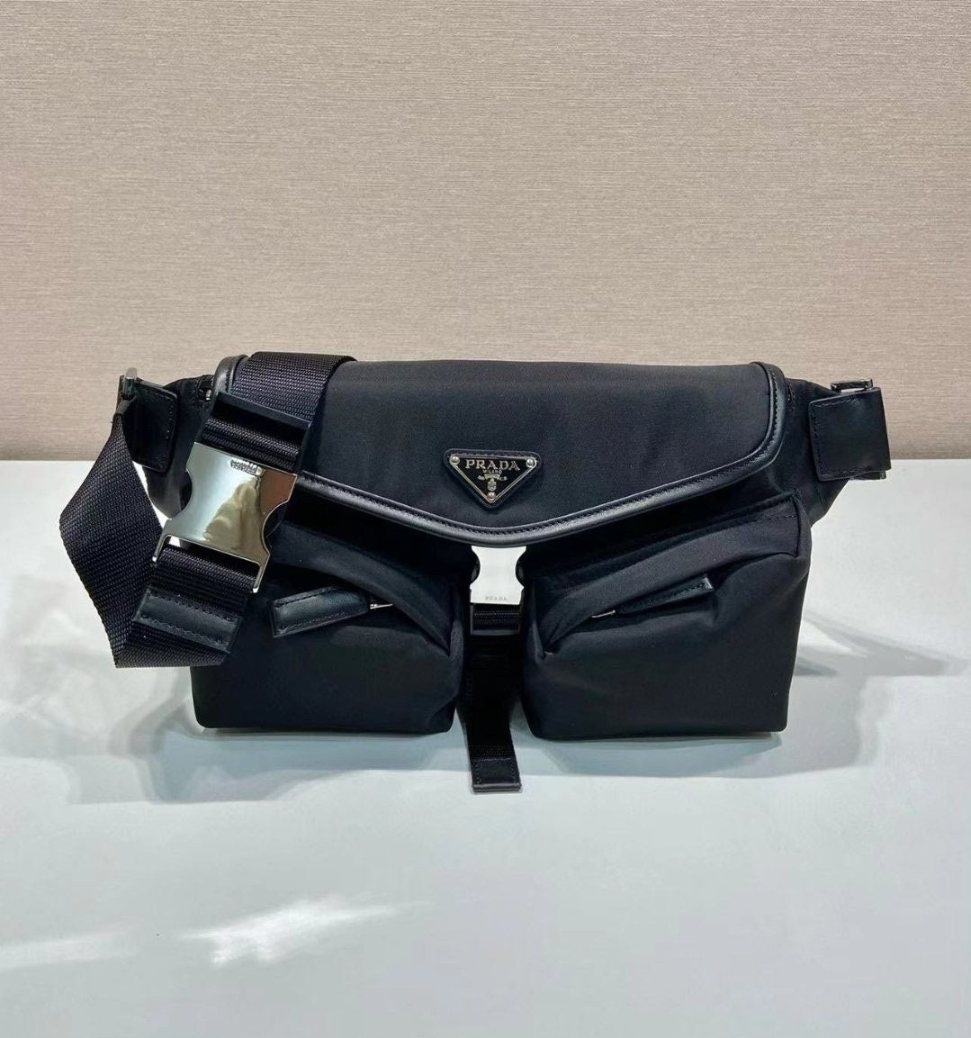 💕 프** 리나일론 및 가죽 숄더백