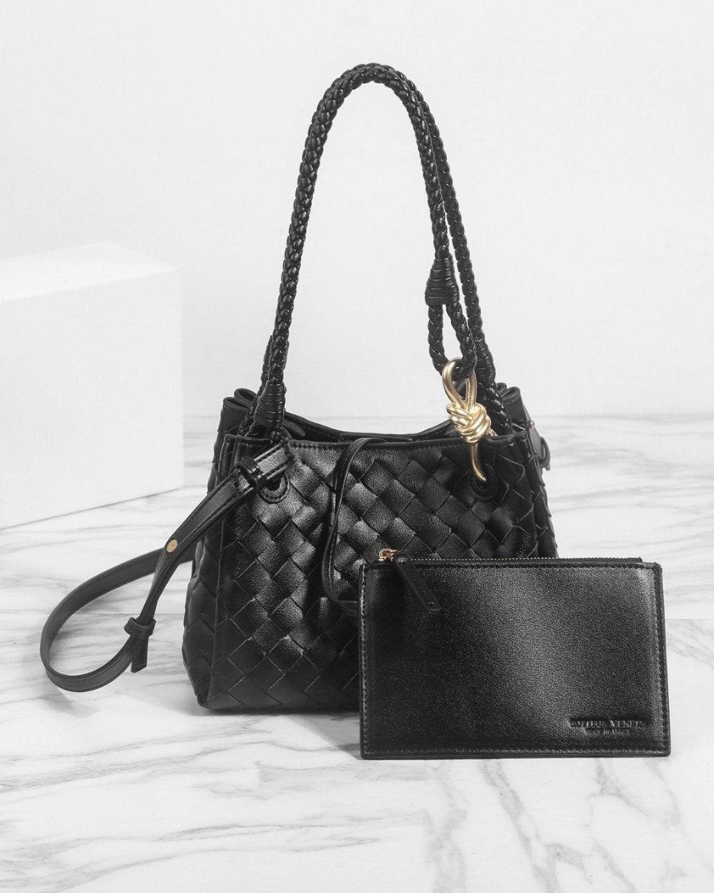 💕 보** 안디아모 파라슈트