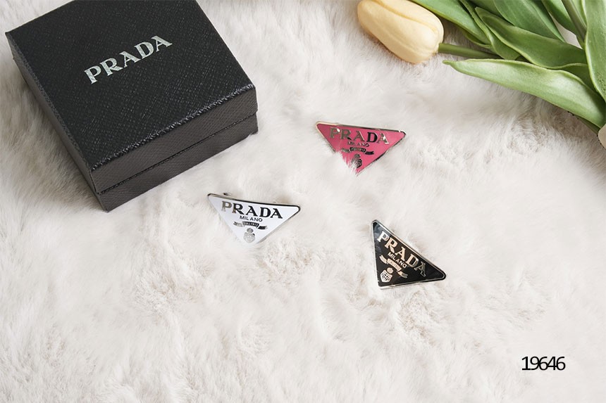🔆 [PRADA] 프라다 삼각로고 헤어 핀 🔆