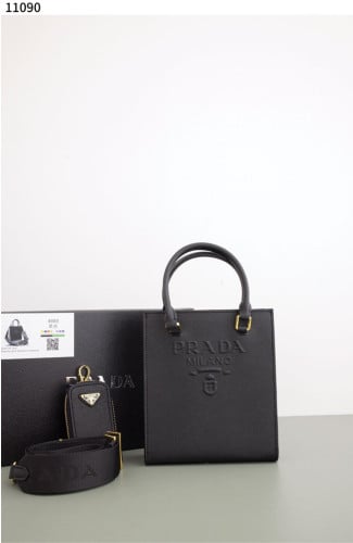 #프라다 [PRADA] 프라다 스몰 사피아노 레더 핸드백  신상입고💢 #가방 #11090