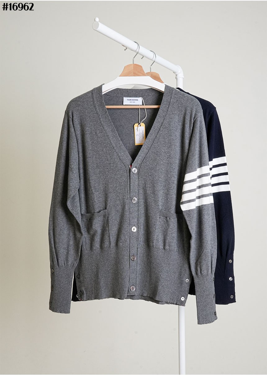 🔆 [THOM BROWNE] 톰브라운 코튼 크레이프 4-바 브이넥 가디건 🔆