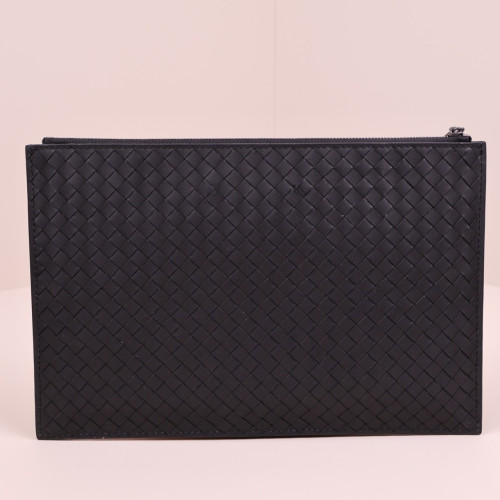 ✨보테가 베네타 인트레치아토 클러치백✨