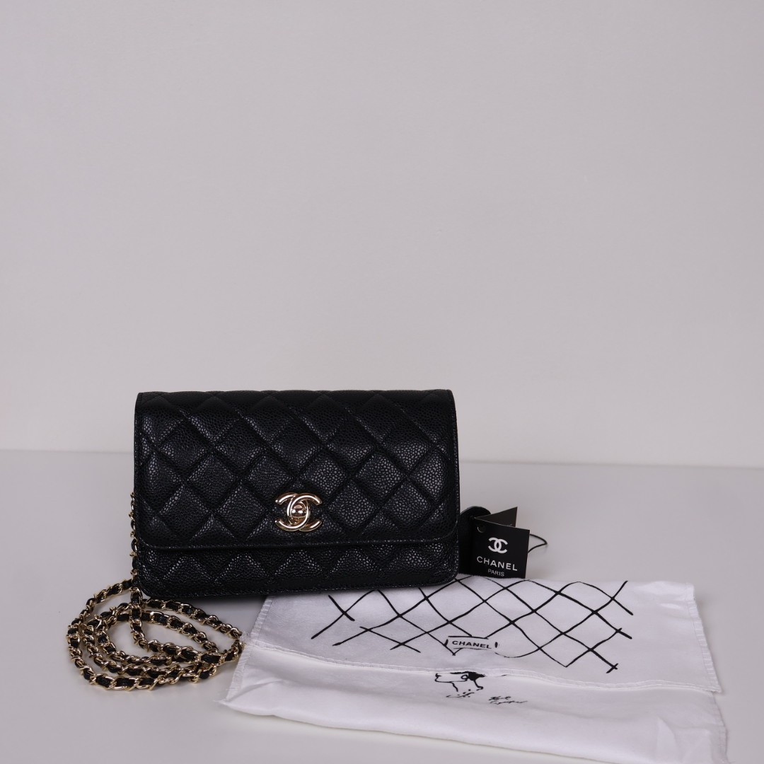 ✨샤넬 클래식 WOC 캐비어 금장 체인백 ✨