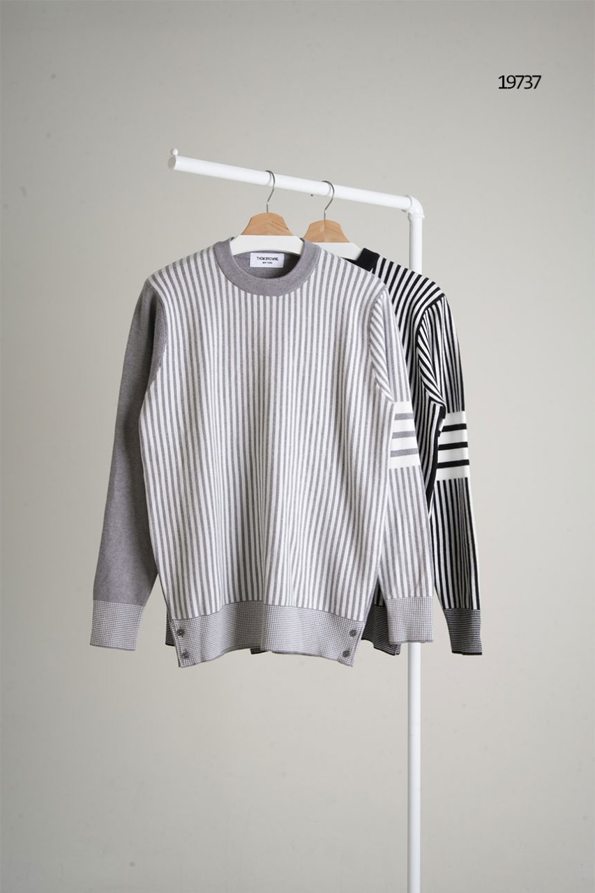 🔆 [THOM BROWNE] 톰브라운 스트라이프 4바 크루넥 니트🔆