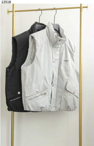 #메종마르지엘라 [Maison Margiela] 덕다운 엠보로고 패딩 조끼 상입고💢 #상의 #베스트 #12518