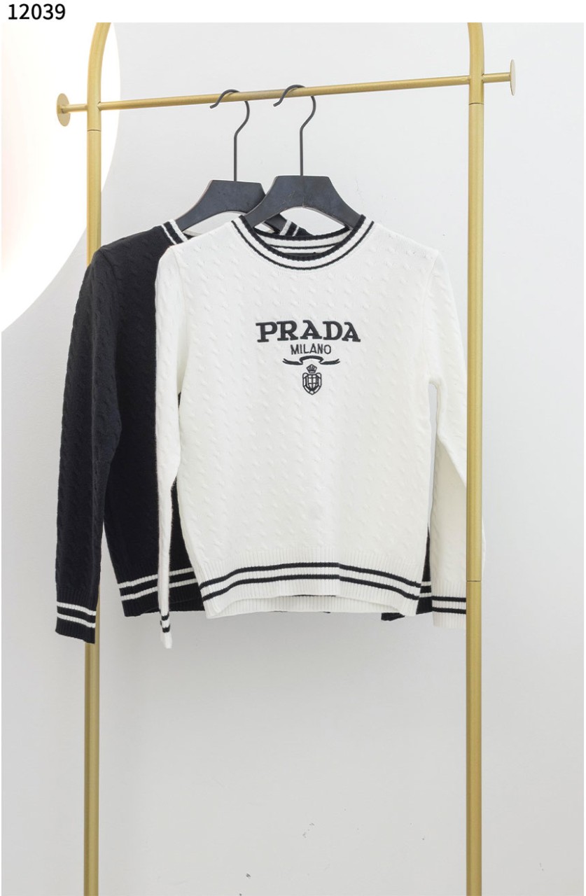 #프라다 [PRADA] 울 및 캐시미어 크루넥 스웨터 신상입고💢 #상의 #자켓 #12039
