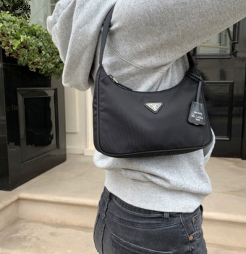 🔆[PRADA] 프라다 리에디션 2005 사피아노 호보백 🔆